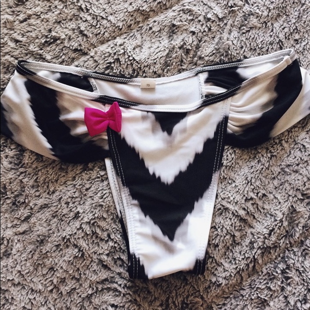Victoria’s Secret Swimsuit Bottoms